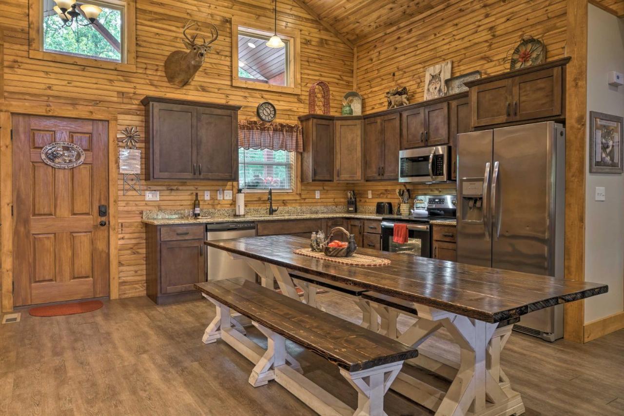 Branson West Cabin With Pool Access And Golfing Extérieur photo