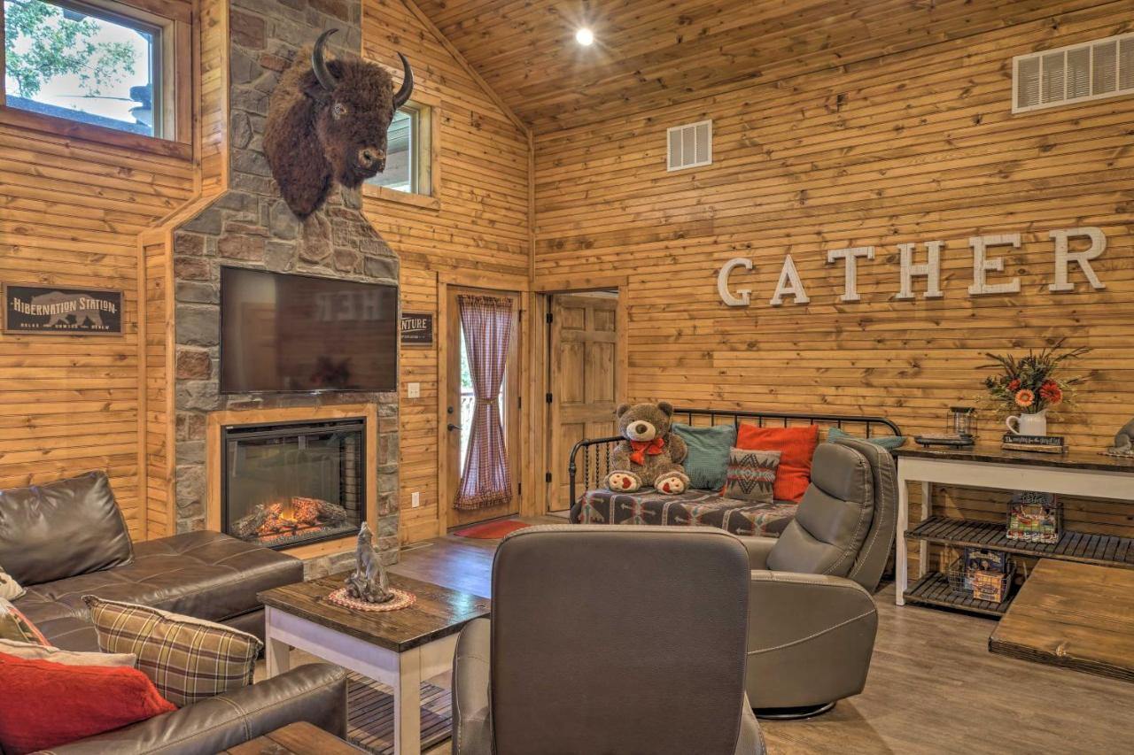 Branson West Cabin With Pool Access And Golfing Extérieur photo